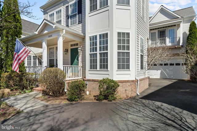 21824 WINGFOOT CT, Broadlands, VA 20148