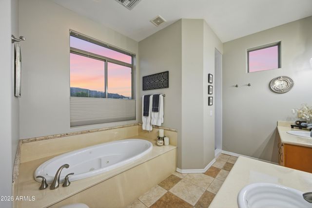 1516 E South Mountain Avenue, Phoenix, AZ 85042