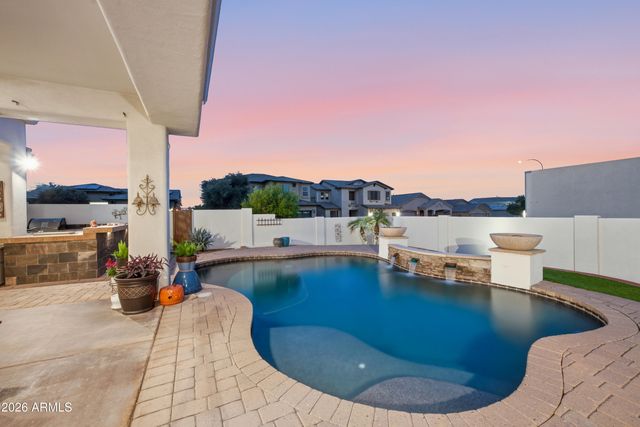 1516 E South Mountain Avenue, Phoenix, AZ 85042