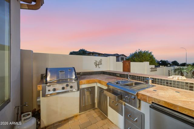 1516 E South Mountain Avenue, Phoenix, AZ 85042