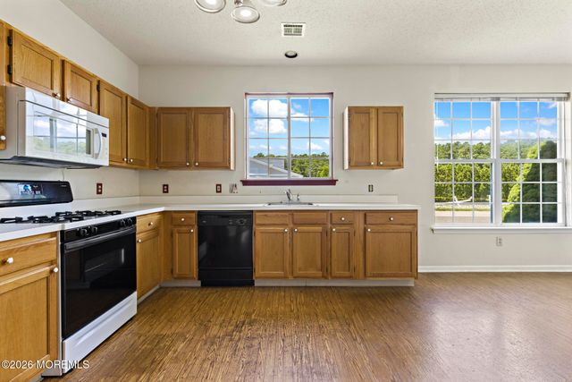 108 Robin Lane, Barnegat, NJ 08005