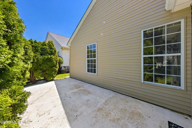 108 Robin Lane, Barnegat, NJ 08005