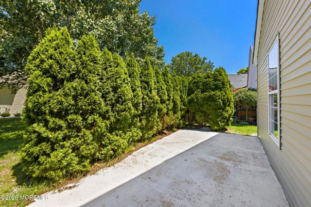 108 Robin Lane, Barnegat, NJ 08005