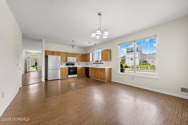 108 Robin Lane, Barnegat, NJ 08005