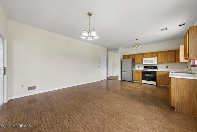 108 Robin Lane, Barnegat, NJ 08005