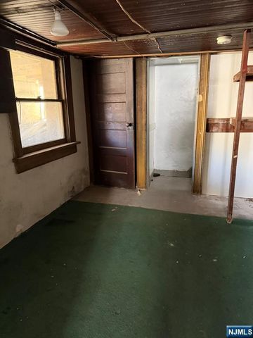 41 Outlook Avenue, Hawthorne, NJ 07506