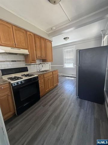 41 Outlook Avenue, Hawthorne, NJ 07506