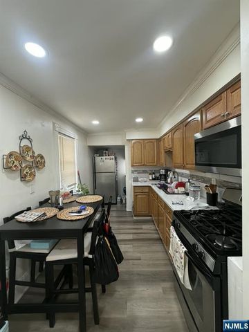 41 Outlook Avenue, Hawthorne, NJ 07506