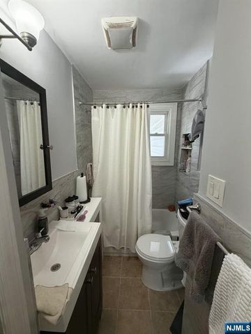 41 Outlook Avenue, Hawthorne, NJ 07506