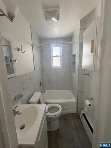 41 Outlook Avenue, Hawthorne, NJ 07506