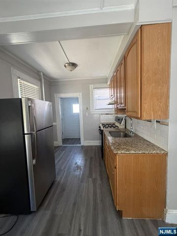 41 Outlook Avenue, Hawthorne, NJ 07506