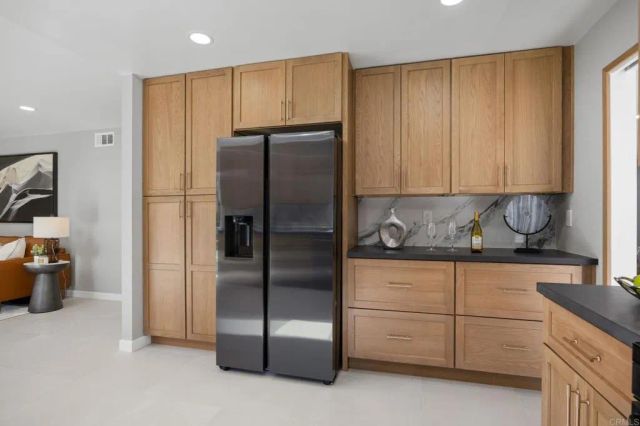 2755 Victoria Avenue, Carlsbad, CA 92010