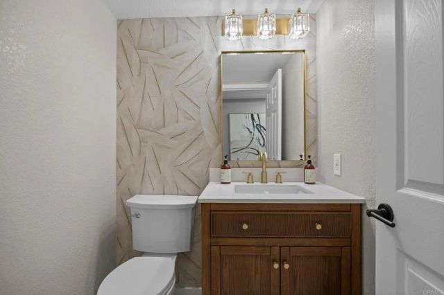 2755 Victoria Avenue, Carlsbad, CA 92010