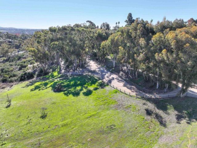 2755 Victoria Avenue, Carlsbad, CA 92010