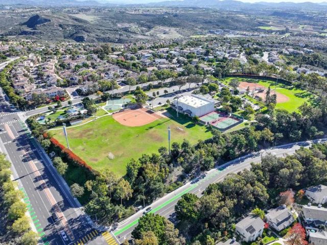 2755 Victoria Avenue, Carlsbad, CA 92010