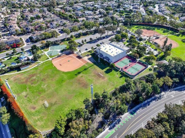 2755 Victoria Avenue, Carlsbad, CA 92010