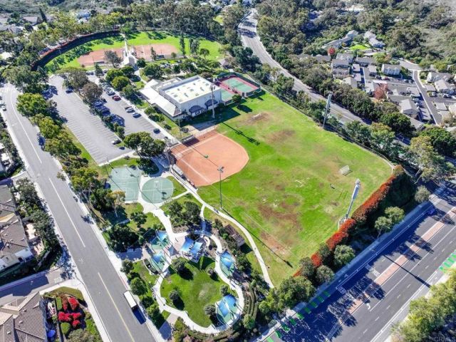 2755 Victoria Avenue, Carlsbad, CA 92010