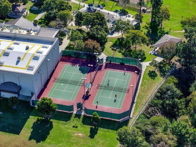 2755 Victoria Avenue, Carlsbad, CA 92010