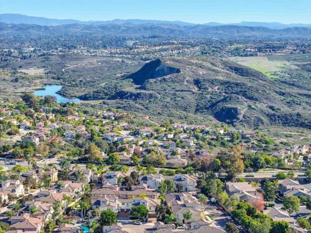 2755 Victoria Avenue, Carlsbad, CA 92010