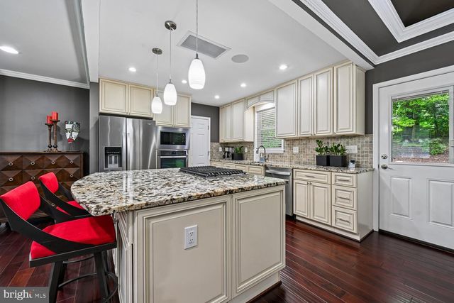 8324 THE MIDWAY, Annandale, VA 22003