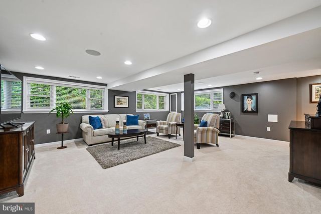 8324 THE MIDWAY, Annandale, VA 22003
