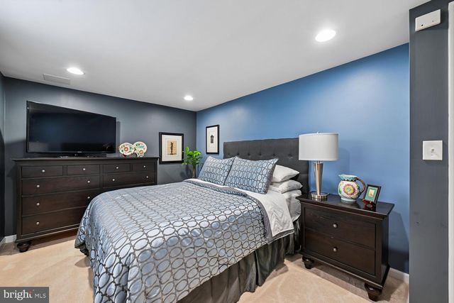 8324 THE MIDWAY, Annandale, VA 22003