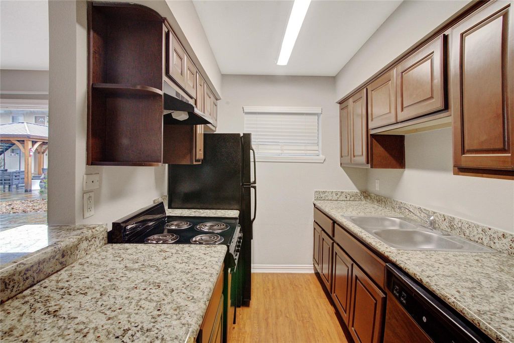 5701 Schumacher Lane 35, Houston, TX 77057