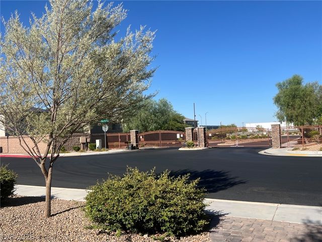 6322 Arcade Fire Street, Las Vegas, NV 89113