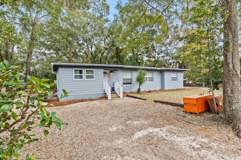 215 EDWARDS Street, Tallahassee, FL 32304