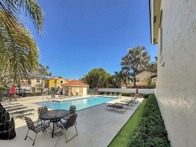 4100 Fern Forest Rd, Cooper City, FL 33026