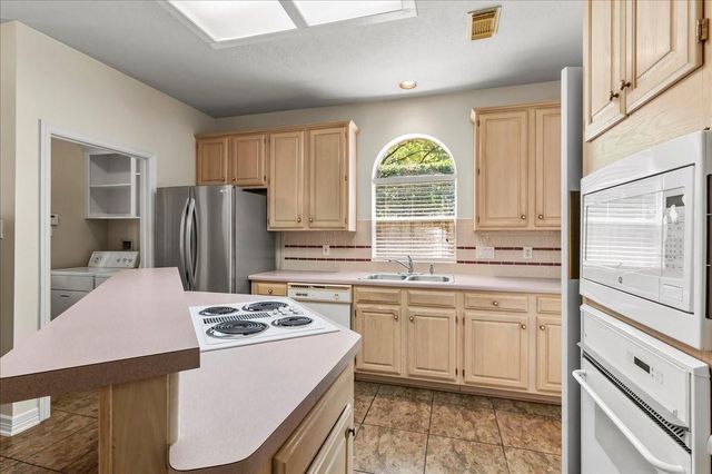 3122 Woodcreek Glen Lane, Houston, TX 77073