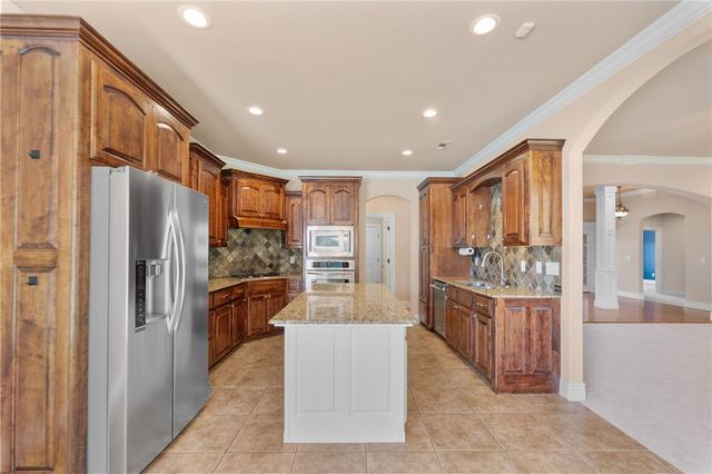 2201 SW Nutmeg Street, Bentonville, AR 72713