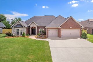 2201 SW Nutmeg Street, Bentonville, AR 72713