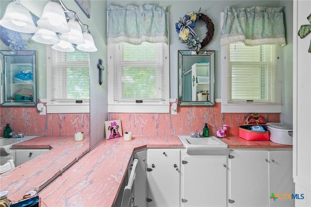 205 Coke Street, Yoakum, TX 77995