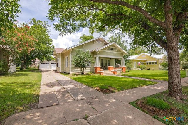 205 Coke Street, Yoakum, TX 77995