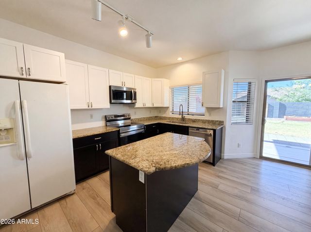 17249 W COCOPAH Street, Goodyear, AZ 85338