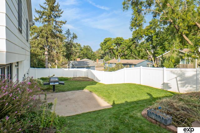 1615 S 136th Street, Omaha, NE 68144