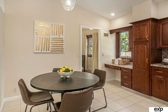 1615 S 136th Street, Omaha, NE 68144