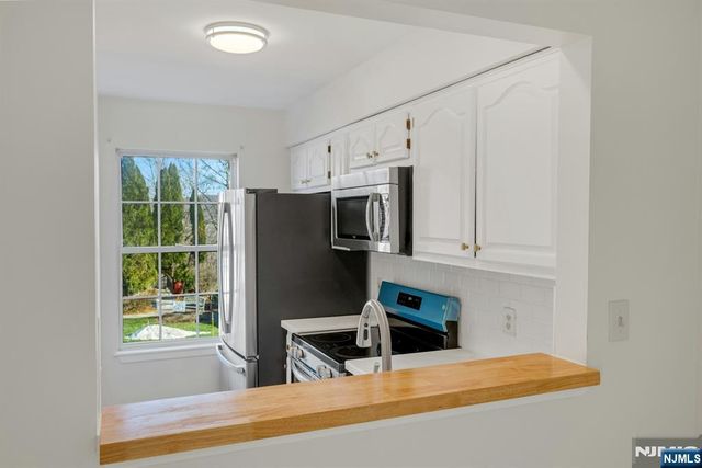 43 Rushmore Lane, Hackettstown, NJ 07840