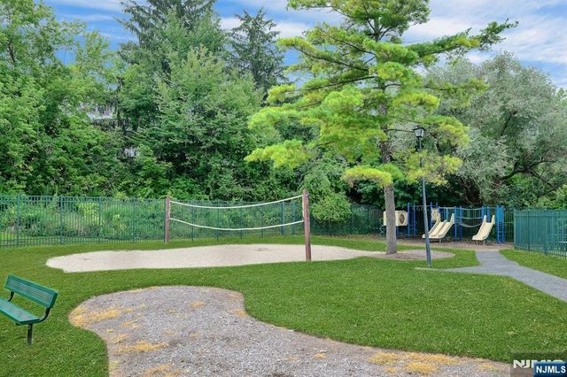 43 Rushmore Lane, Hackettstown, NJ 07840