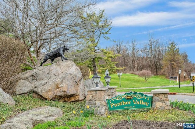 43 Rushmore Lane, Hackettstown, NJ 07840