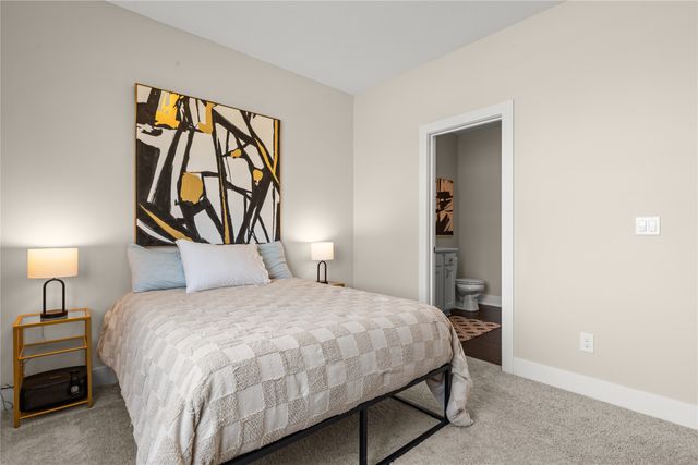 5606 147th Street, Urbandale, IA 50323