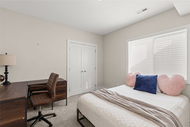 5606 147th Street, Urbandale, IA 50323