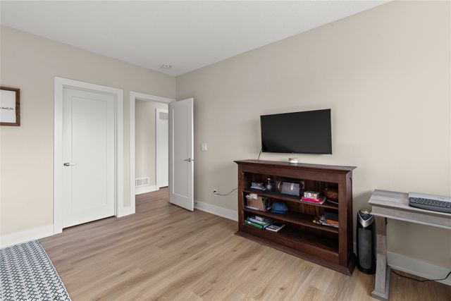 5606 147th Street, Urbandale, IA 50323