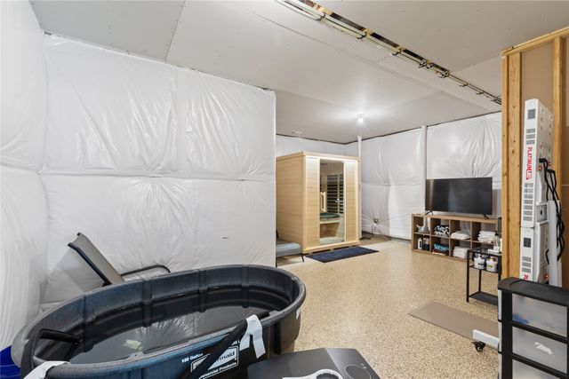 5606 147th Street, Urbandale, IA 50323