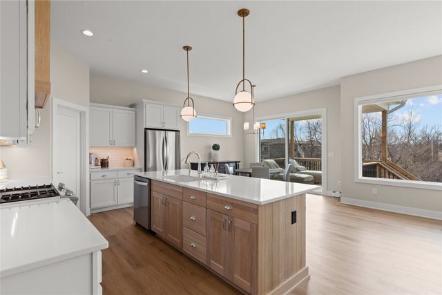 5606 147th Street, Urbandale, IA 50323