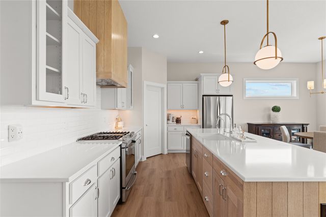 5606 147th Street, Urbandale, IA 50323