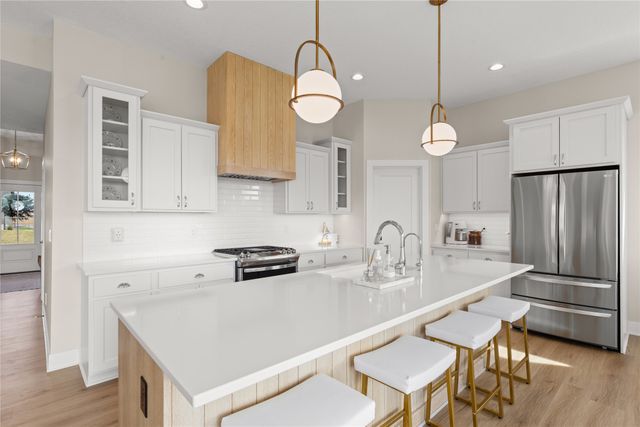 5606 147th Street, Urbandale, IA 50323