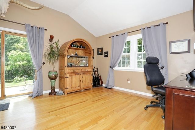 396 Burlington Rd, Paramus Boro, NJ 07652