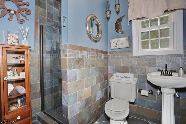 396 Burlington Rd, Paramus Boro, NJ 07652